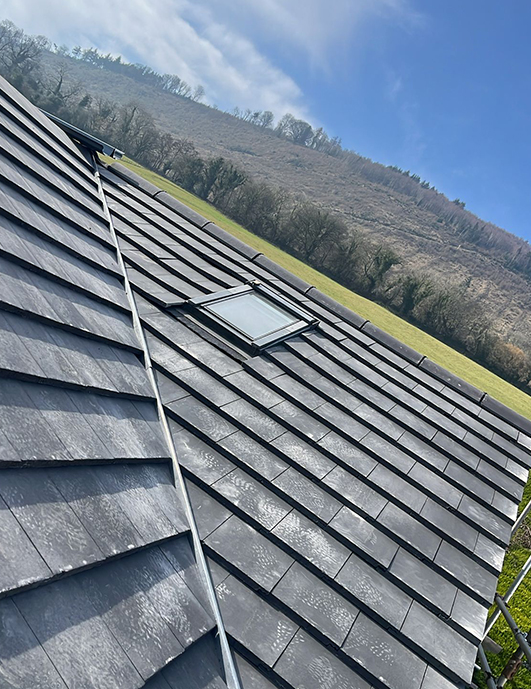 At Aqua Roofing Cheltenham Ltd, we are dedicated to providing outstanding customer service, attention to detail, and superior craftsmanship.